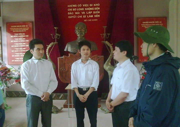 Đoàn đại biểu thanh niên Việt Nam làm việc với huyện Mai Sơn